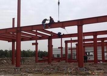 鋼結(jié)構(gòu)廠房建造注意事項(xiàng)！請(qǐng)看襄陽遠(yuǎn)大廠家的介紹